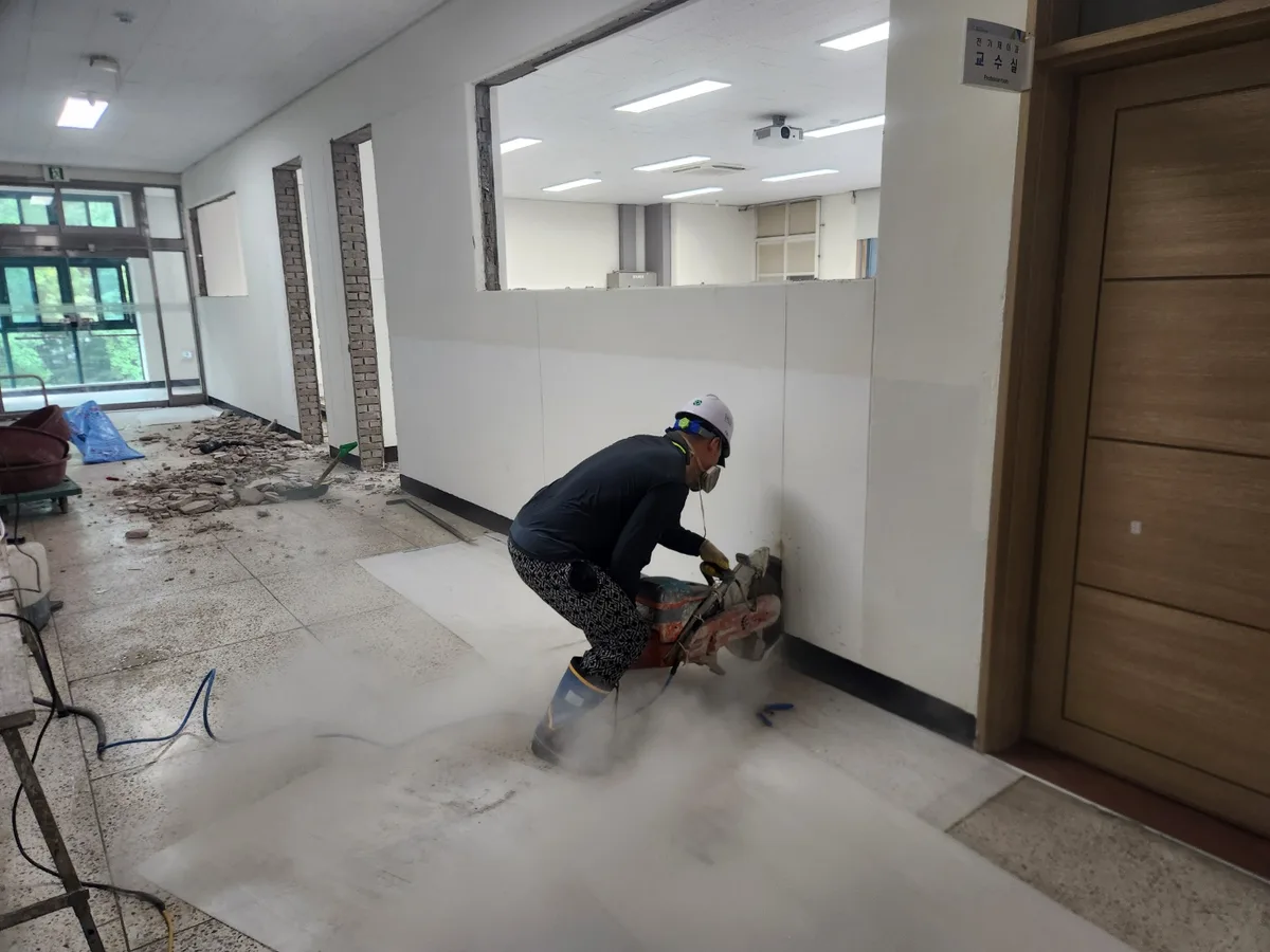 원주 OO대학교 부분철거 시공 사진 7