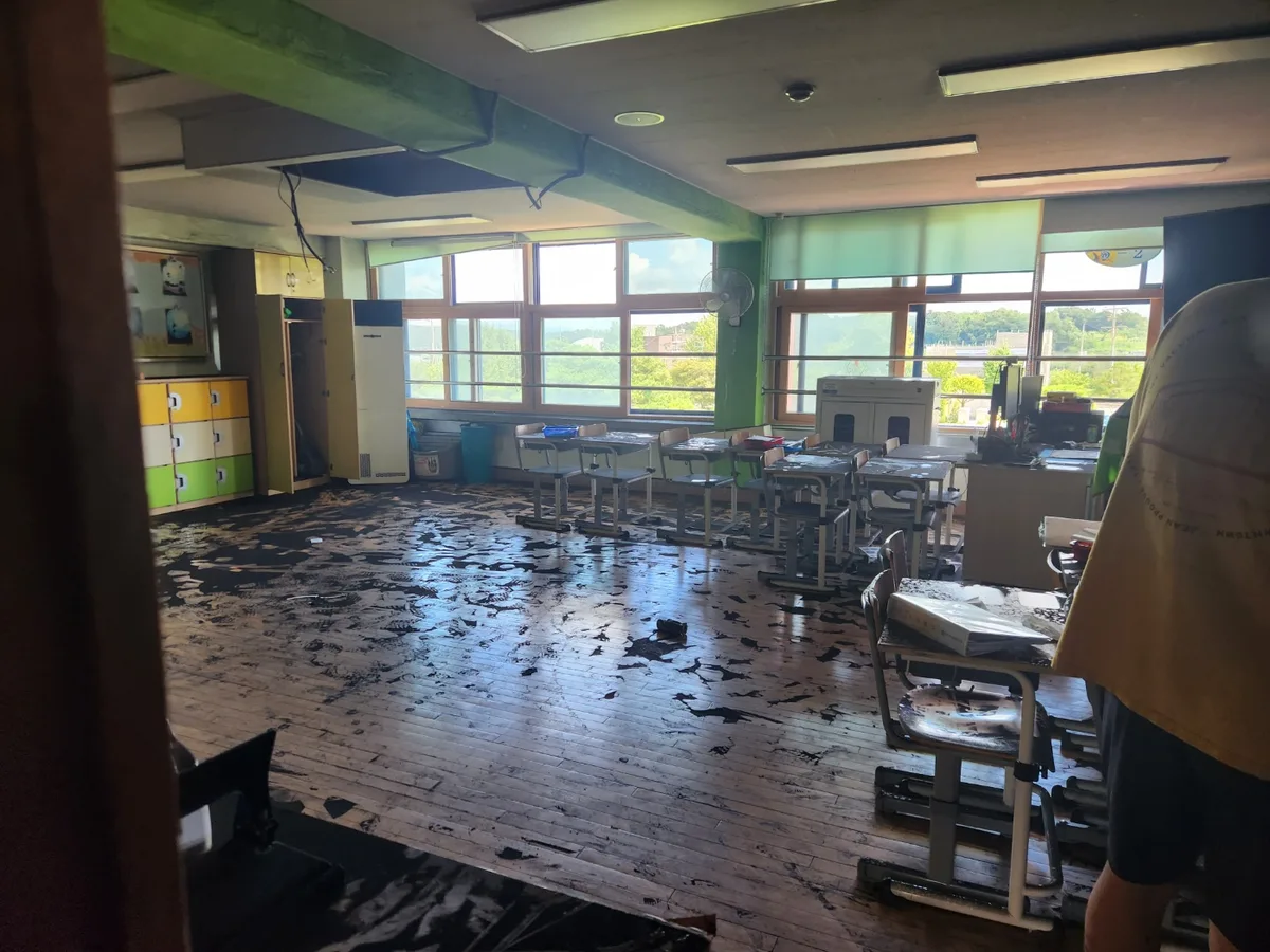 이천 OO초등학교 화재 현장 철거 시공 사진 6