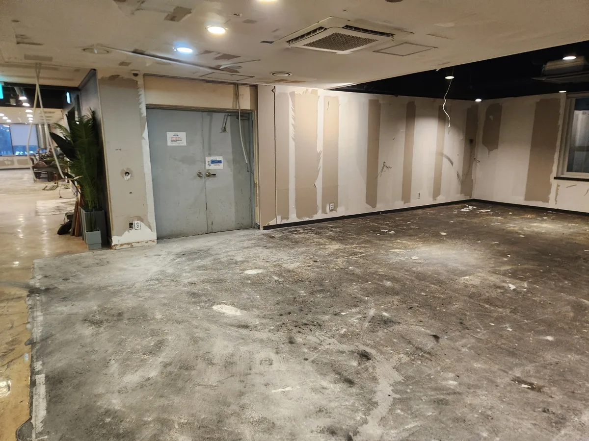 군포 스터디카페 철거 현장 시공 사진 22