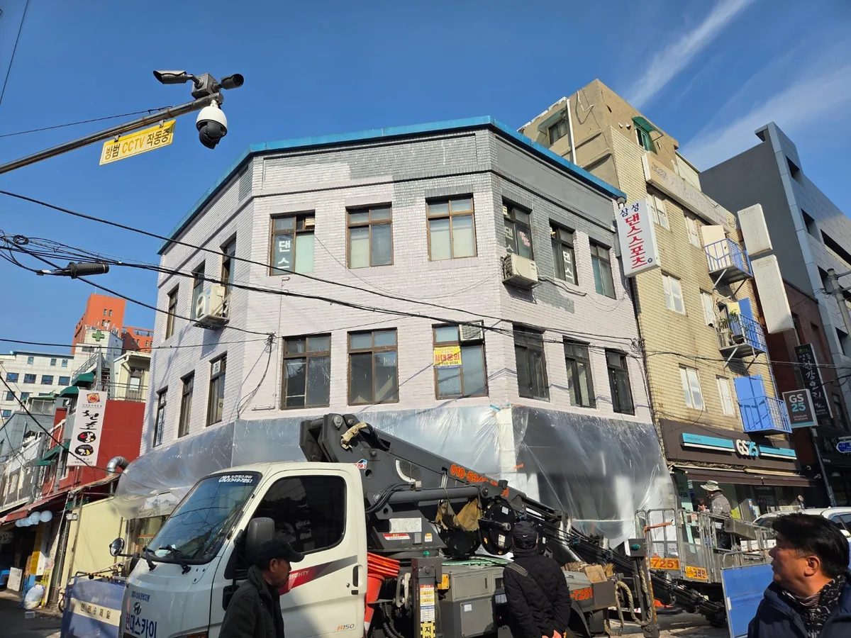 서울 청량리 상가 내부 철거 및 외부 페인트 작업 현장 시공 사진 19